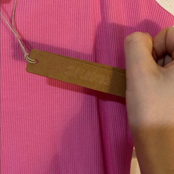 SKIMS NWT Soft Scoop Ringer Lounge Onesie size small pink - Picture 5 of 7